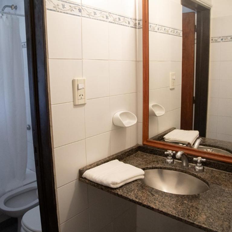 Green House - Standard Double Room with Bath - 9