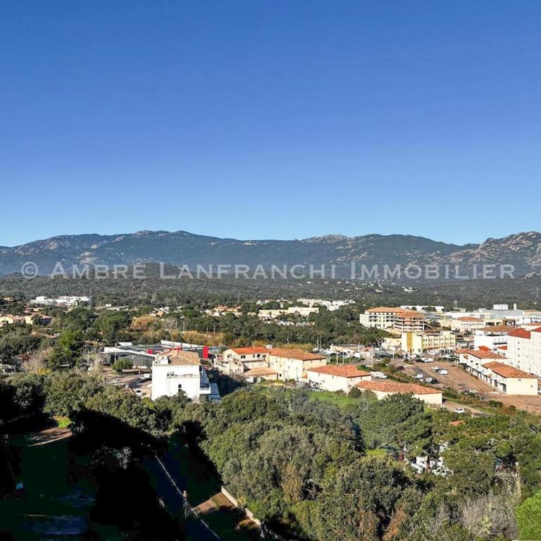 Appartement 6 pers - Centre ville Porto-Vecchio - vue dégagée - Two-Bedroom Apartment - 8