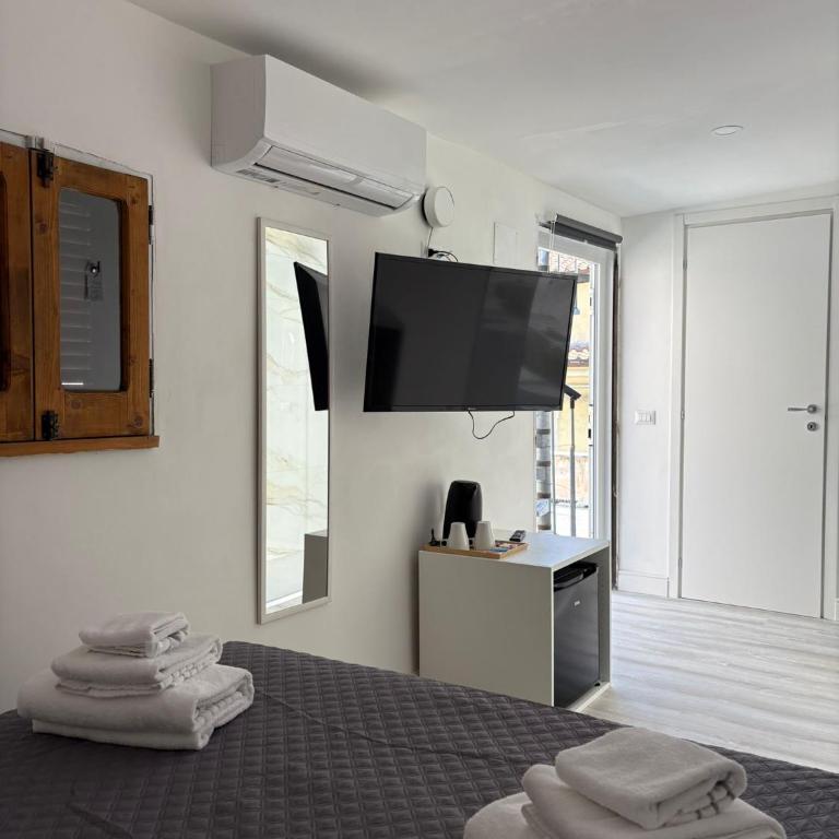Charme & Chic Luxury - Standard Double Room - 14