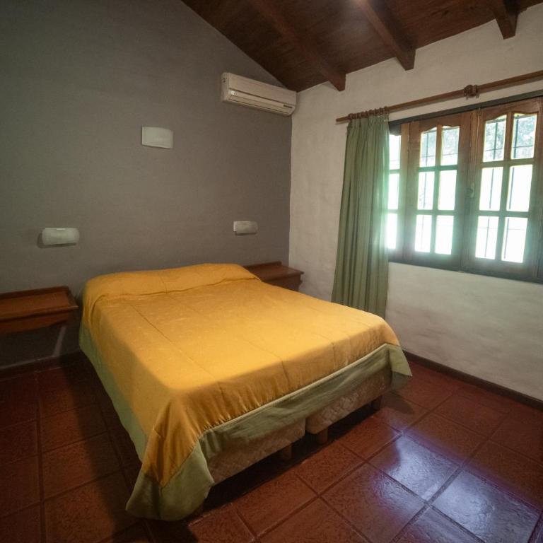 Green House - One-Bedroom Bungalow - 11