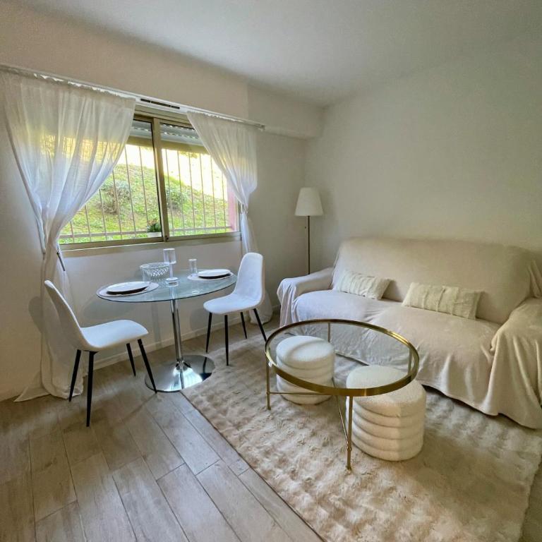 1 bedroom apartment with pool and private parking French Riviera - Appartement 1 Chambre - 1