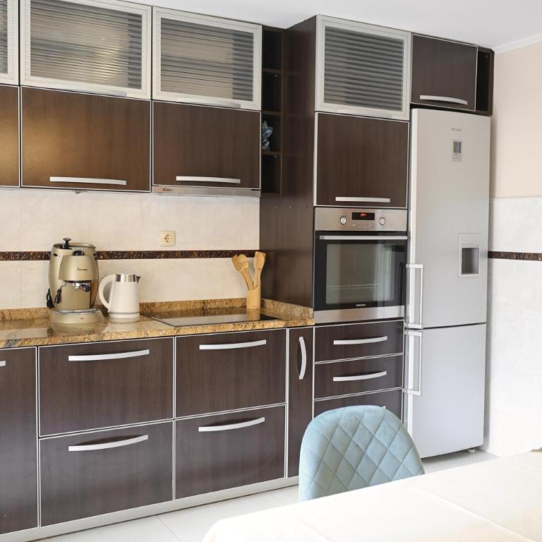 Sunshine of Montenegro - Family Oasis - Three-Bedroom Apartment - 75