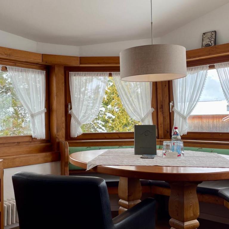 Landhaus Grobert - Apartment mit 2 Schlafzimmern und Erkerfenster - 12