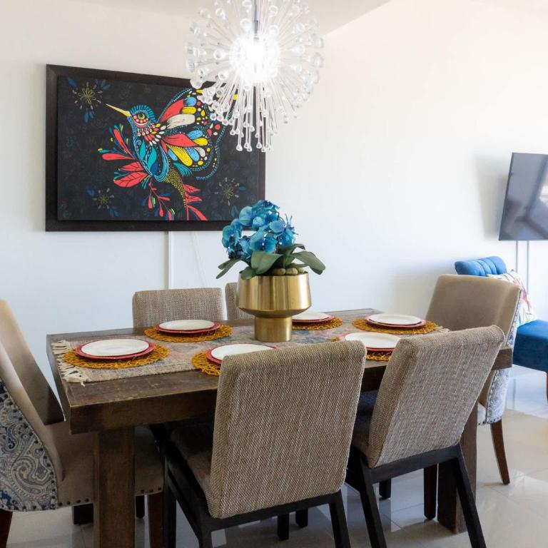 Luxurious 2 bedroom condo with partial ocean view - Apartment - 11