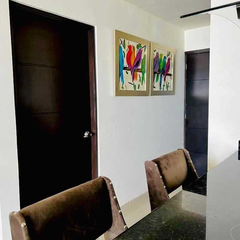 Luxurious 2 bedroom condo with partial ocean view - Apartment - 26