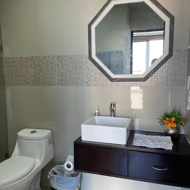 Luxurious 2 bedroom condo with partial ocean view - Apartment - 27