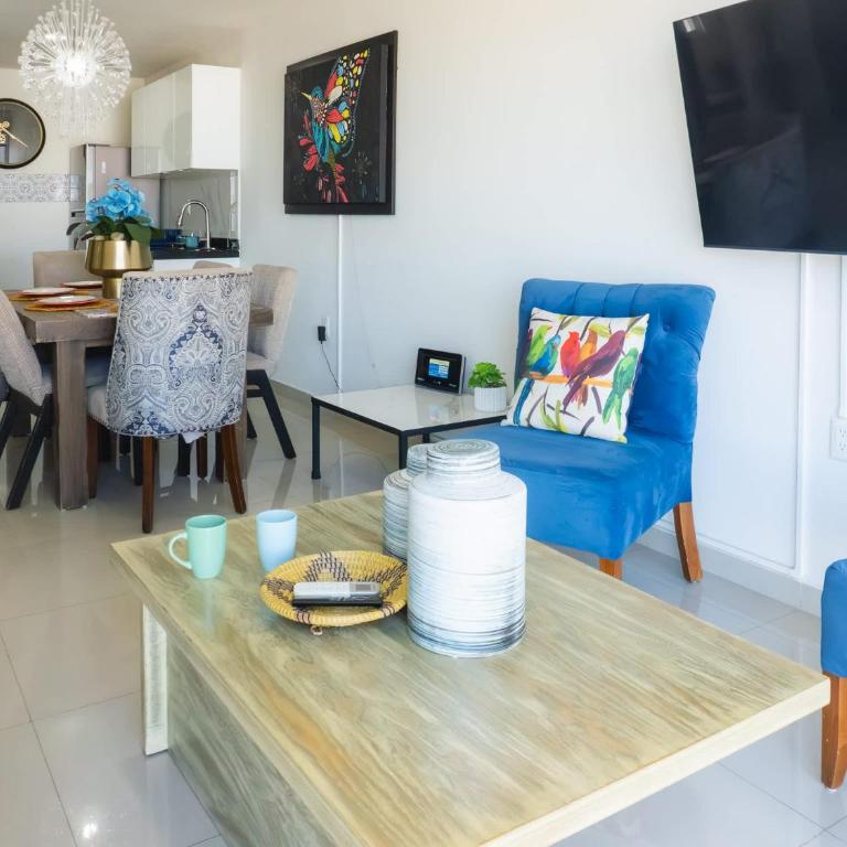 Luxurious 2 bedroom condo with partial ocean view - Apartment - 49