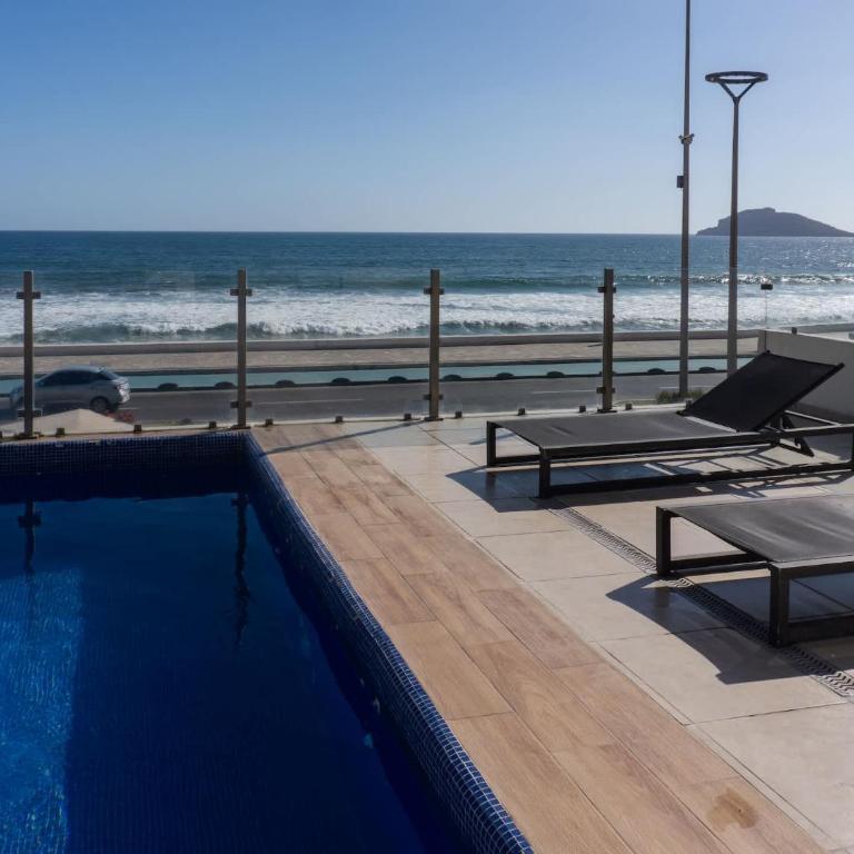 Luxurious 2 bedroom condo with partial ocean view - Apartment - 66