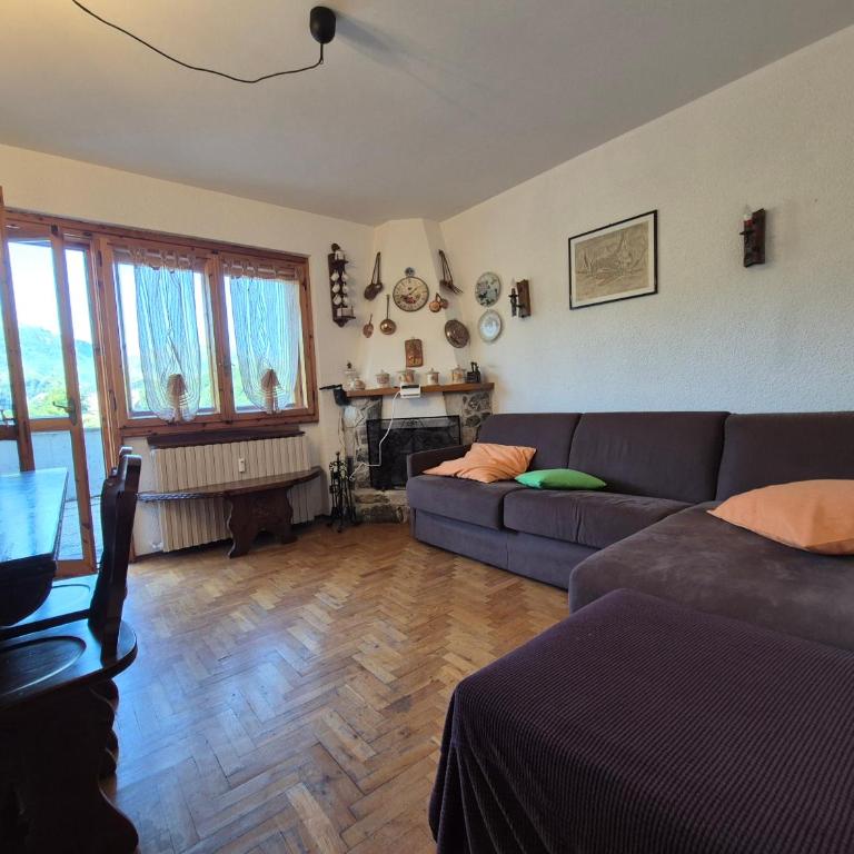 Zona Portici - Appartamento Familiare con 2 Camere da Letto - 1