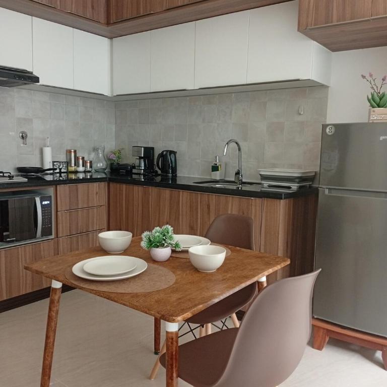 Piscina, ubicación top cerca Equipetrol - Two-Bedroom Apartment - 22