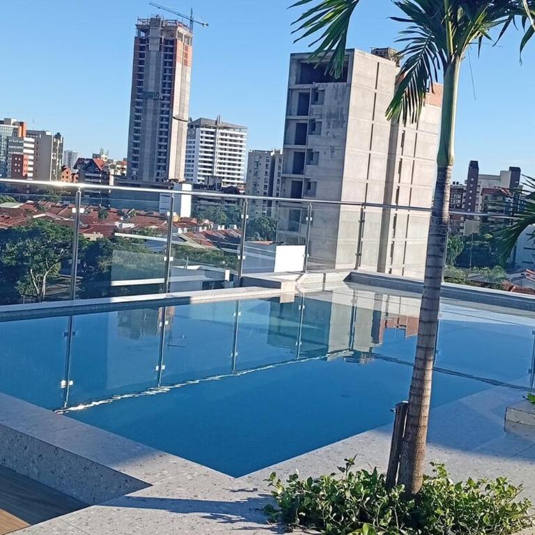 Piscina, ubicación top cerca Equipetrol - Two-Bedroom Apartment - 24