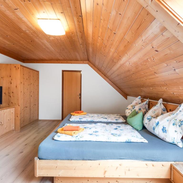 Alpengasthof Hoiswirt - Deluxe Zimmer mit Kingsize-Bett - 5