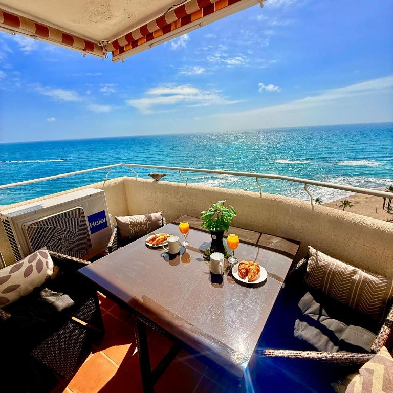 Benalbeach Apartment with Magnificent Sea View - Apartamento con vistas al mar - 19