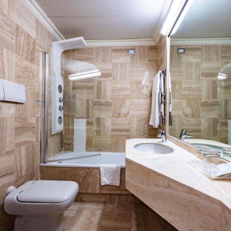Etrusco Arezzo Hotel - Sure Hotel Collection by Best Western - Camera Queen Standard - Non Fumatori - 4