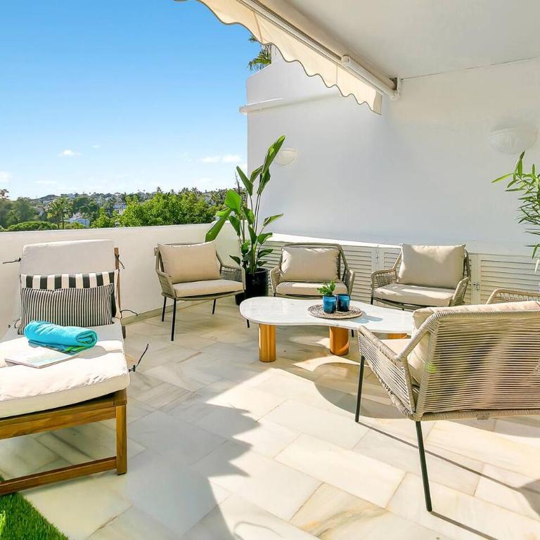 Modern Sea View Apt with Splash Pool in Calahonda - Habitación Individual - 10