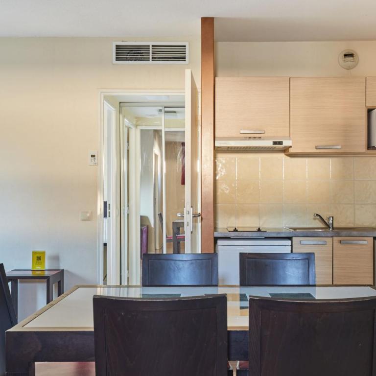 Appart'hôtel Odalys City - Antibes Olympe - Appartement 2 Chambres avec Balcon (6 Adultes) - 10