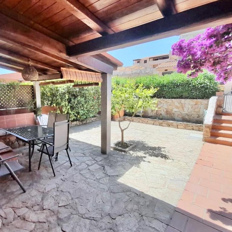 Apartment 6 beds with fenced garden in Marinella just 250 mt from the sea - Appartamento con 2 Camere da Letto - 6
