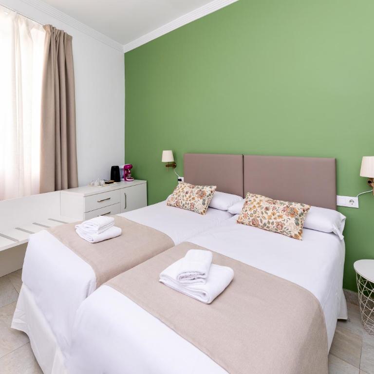 Nest Style Granada - Triple Room - 2