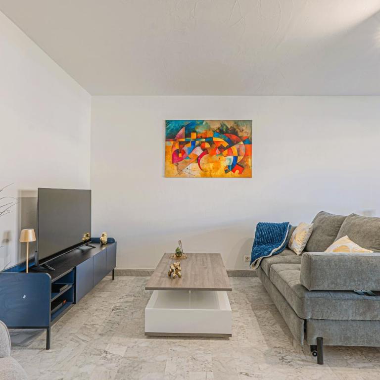 2 pièces 52m2 Clim Parking Terrasse Golfe-Juan - Appartement 1 Chambre - 3