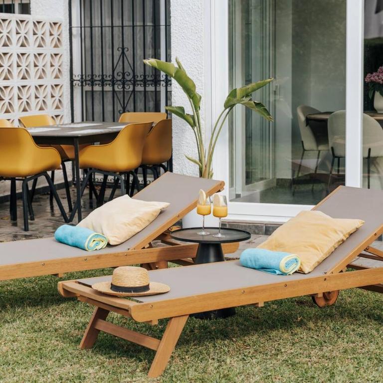 Calahonda Townhouse w Pool, Glass Patio & Lawn - Habitación Individual - 25