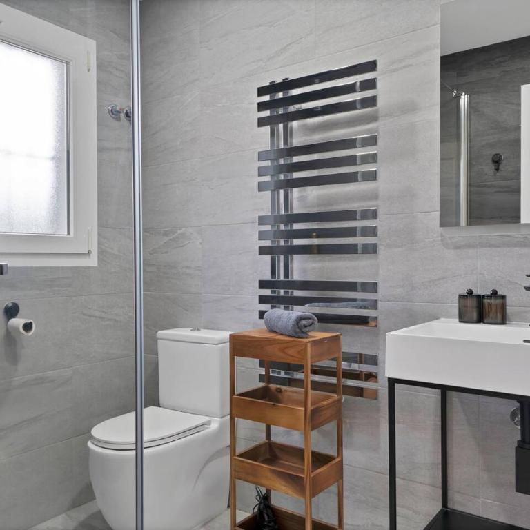 Calahonda Townhouse w Pool, Glass Patio & Lawn - Habitación Individual - 29