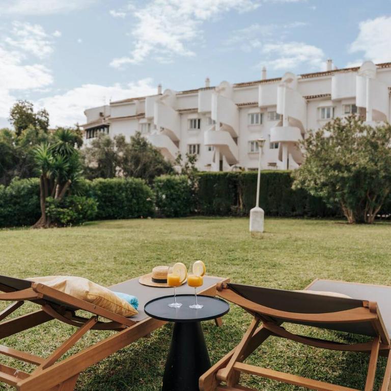 Calahonda Townhouse w Pool, Glass Patio & Lawn - Habitación Individual - 22