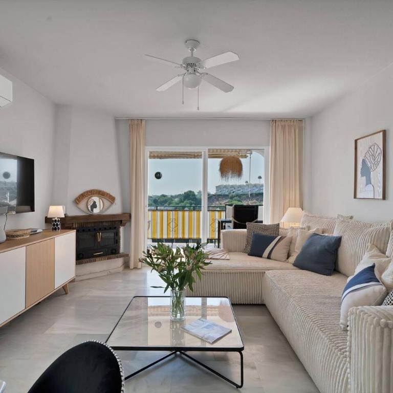 NEW Calahonda Getaway with Pool & Amazing Views - Habitación Individual - 35