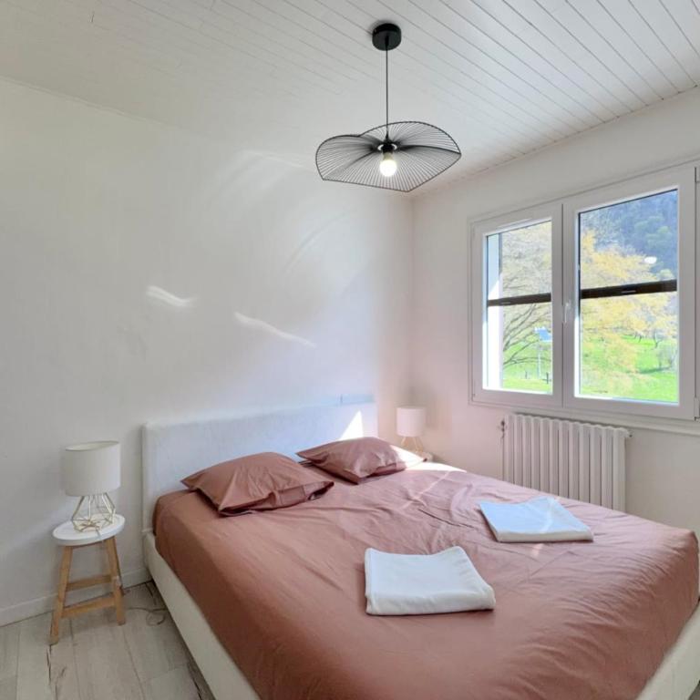 Confortable Chalet - Vue sur le Lac dAiguebelette - Chalet - 7