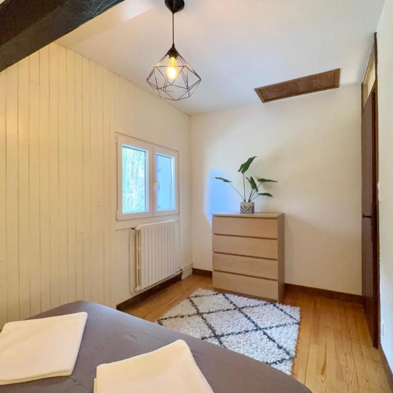 Confortable Chalet - Vue sur le Lac dAiguebelette - Chalet - 12