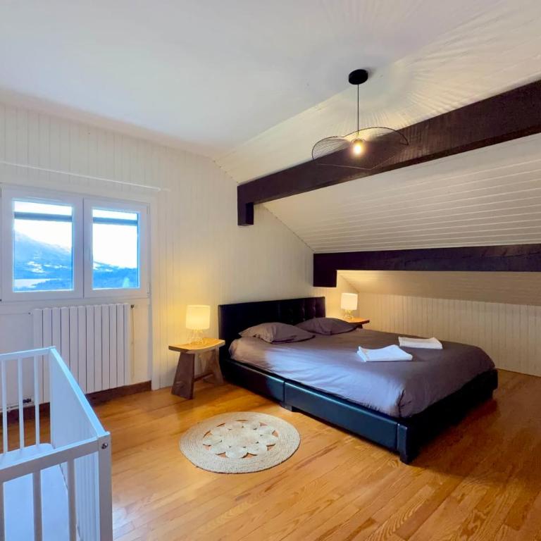 Confortable Chalet - Vue sur le Lac dAiguebelette - Chalet - 21