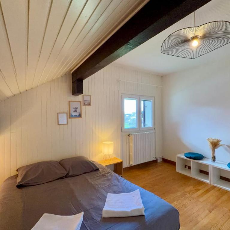 Confortable Chalet - Vue sur le Lac dAiguebelette - Chalet - 24