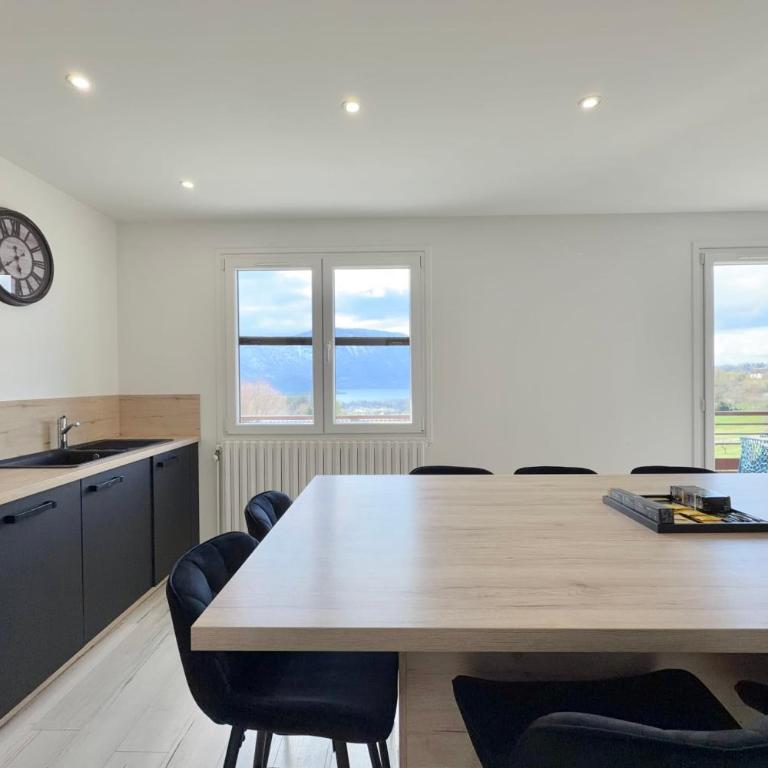 Confortable Chalet - Vue sur le Lac dAiguebelette - Chalet - 20