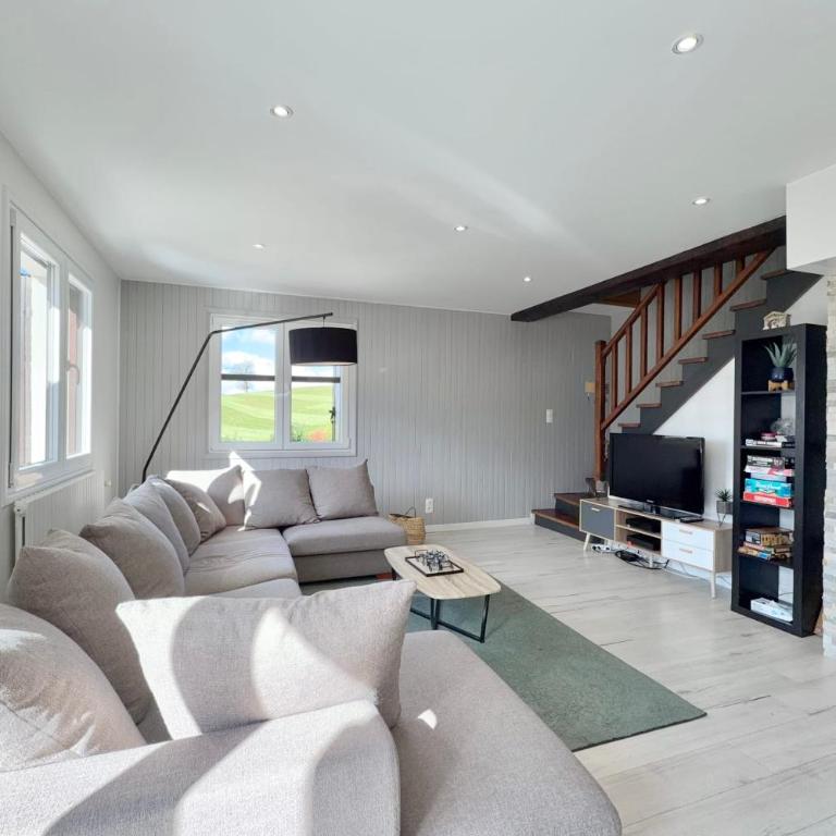Confortable Chalet - Vue sur le Lac dAiguebelette - Chalet - 3