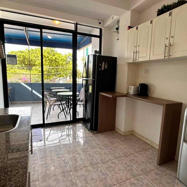 Park View Hostel & Suites - Double Room with Private Bathroom - 11