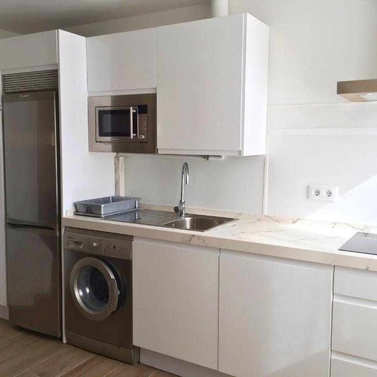 Apartamento Ecuador Cadiz a un minuto andando de la playa y a seis del casco antiguo - Apartamento de 3 dormitorios - 3