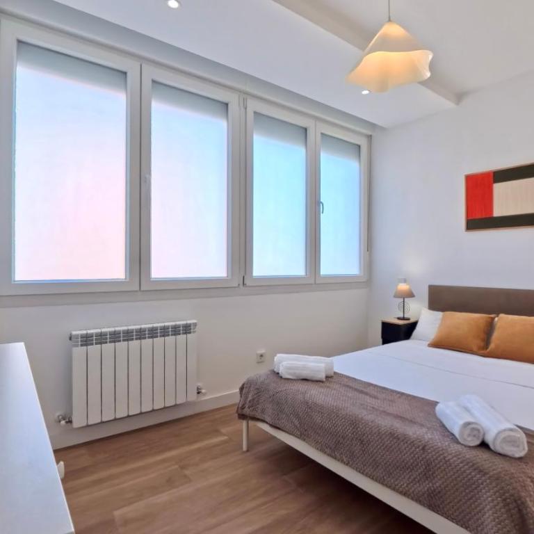 Modern Designer Apartment near Madrid Center - Two-Bedroom Apartment - 15