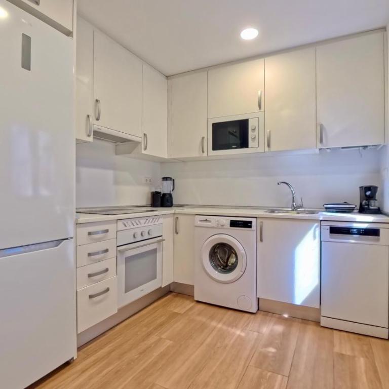 Modern Designer Apartment near Madrid Center - Two-Bedroom Apartment - 25