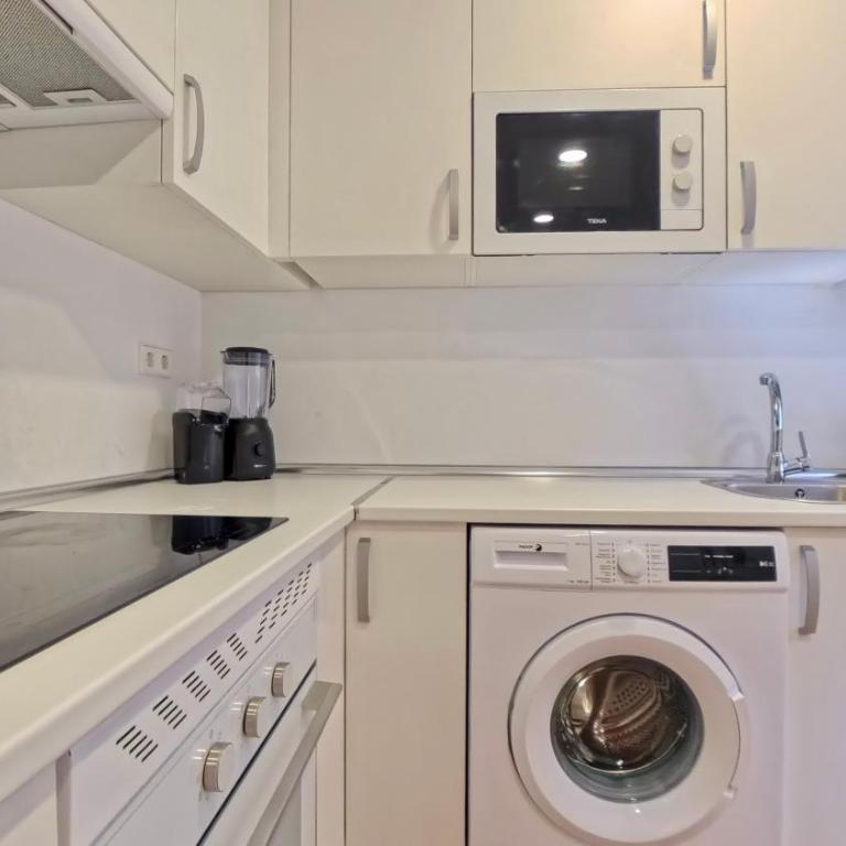 Modern Designer Apartment near Madrid Center - Two-Bedroom Apartment - 20