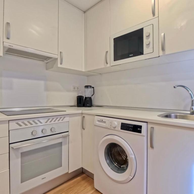 Modern Designer Apartment near Madrid Center - Two-Bedroom Apartment - 27