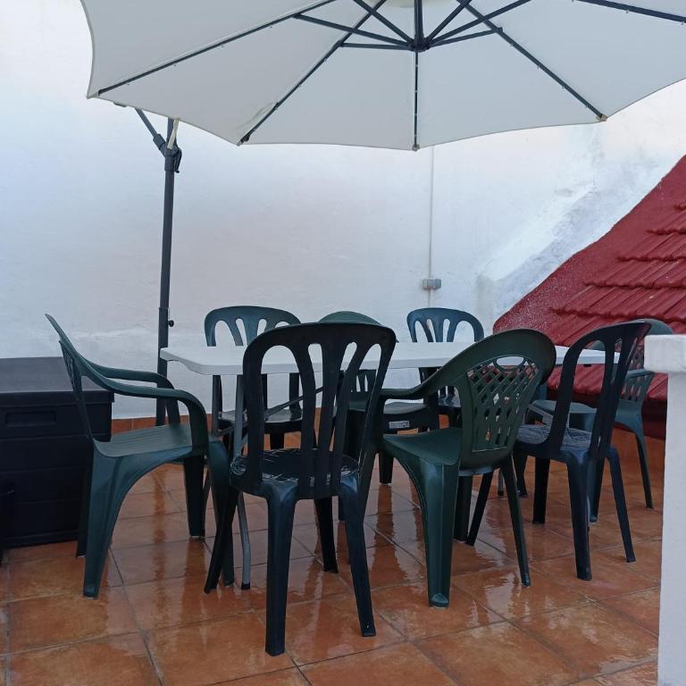 Apartamento céntrico con patio privado y terraza ideal para grupos - Casa de 2 dormitorios - 9