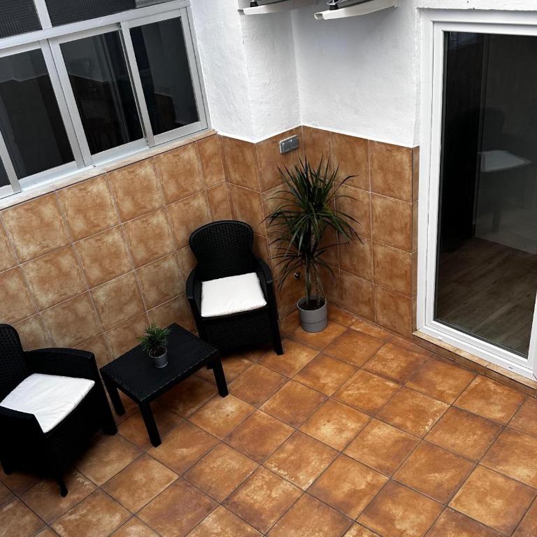 Apartamento céntrico con patio privado y terraza ideal para grupos - Casa de 2 dormitorios - 10