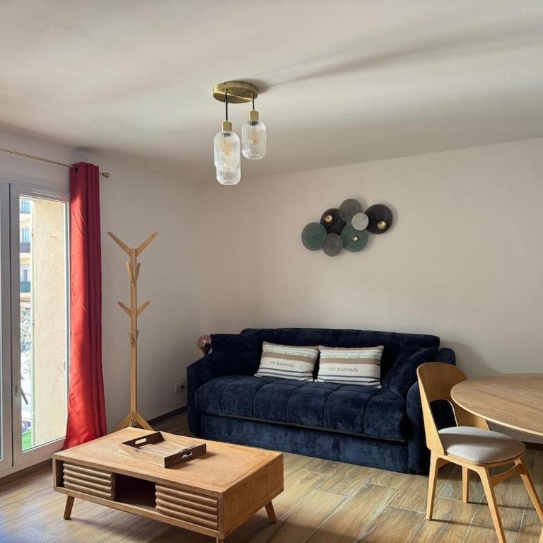Cosy-tout-à-pieds neuf coeur Saint-Raphaël - Apartment mit 1 Schlafzimmer - 1