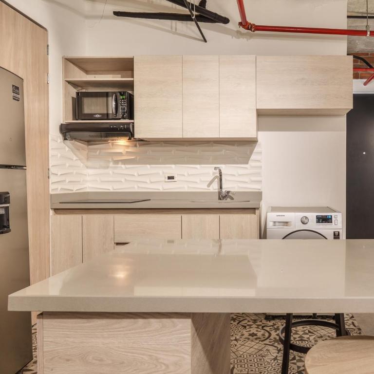 Spacious Loft with a Beautiful View in Laureles, Near Poblado - Apartamento de 1 dormitorio - 21