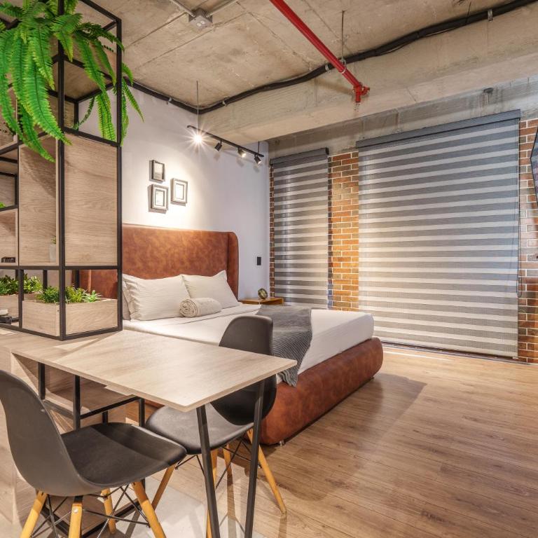 Spacious Loft with a Beautiful View in Laureles, Near Poblado - Apartamento de 1 dormitorio - 15