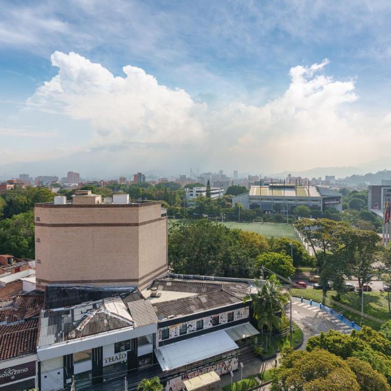 Spacious Loft with a Beautiful View in Laureles, Near Poblado - Apartamento de 1 dormitorio - 13