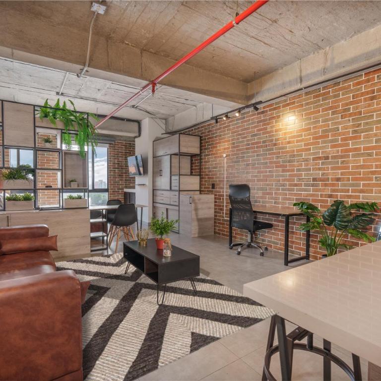 Spacious Loft with a Beautiful View in Laureles, Near Poblado - Apartamento de 1 dormitorio - 29