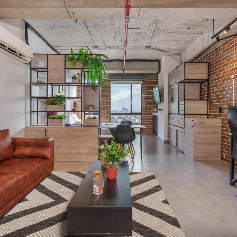 Spacious Loft with a Beautiful View in Laureles, Near Poblado - Apartamento de 1 dormitorio - 6