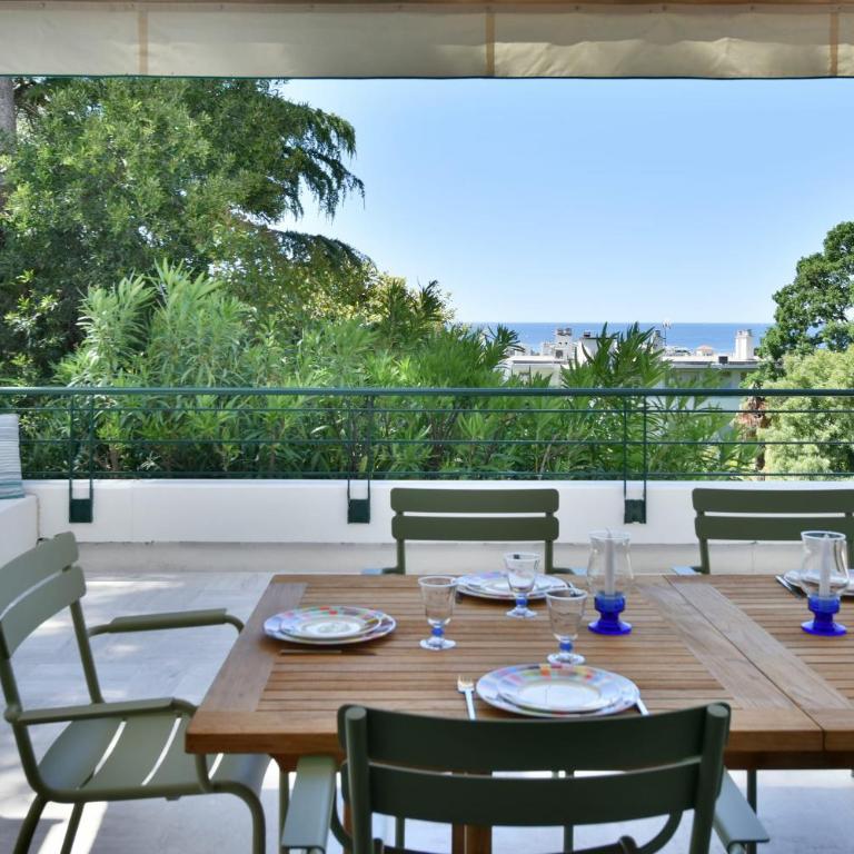 Stunning 3-Br Apartment with Large Terrace and Pool - Appartement - 1