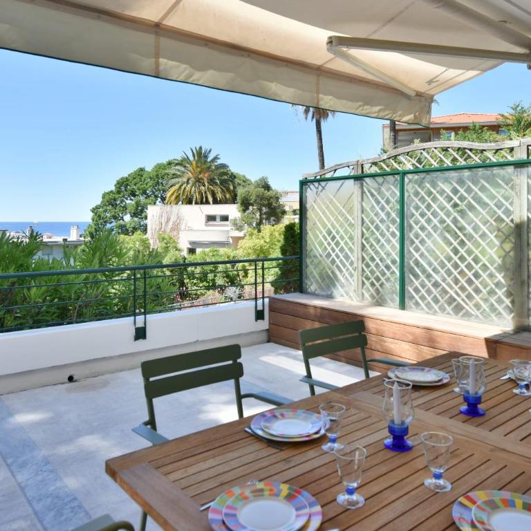 Stunning 3-Br Apartment with Large Terrace and Pool - Appartement - 6