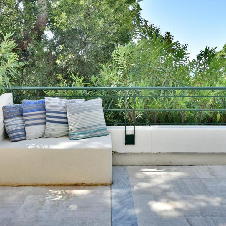 Stunning 3-Br Apartment with Large Terrace and Pool - Appartement - 14